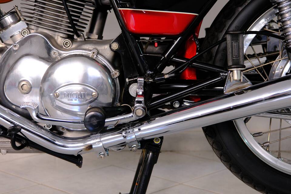 Immagine 54/96 di Ducati 750 GT (1974)