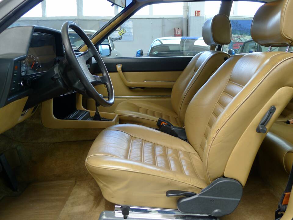 Image 37/46 of BMW 635 CSi (1978)
