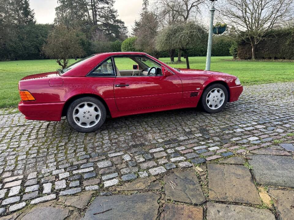 Image 13/30 of Mercedes-Benz SL 280 (1994)