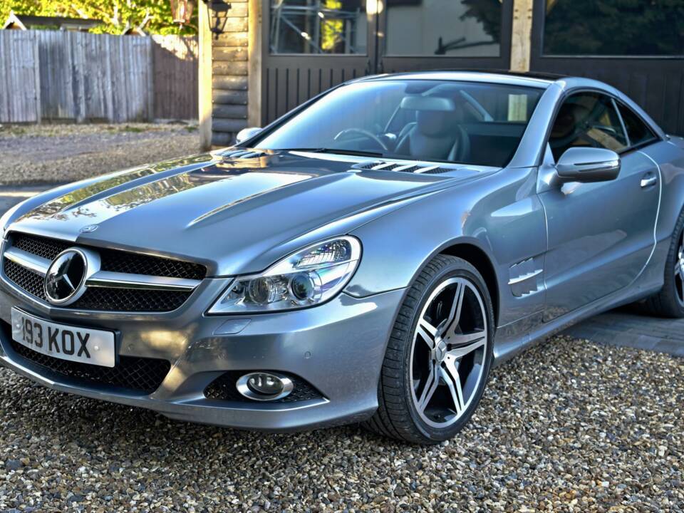 Imagen 17/50 de Mercedes-Benz SL 500 (2008)