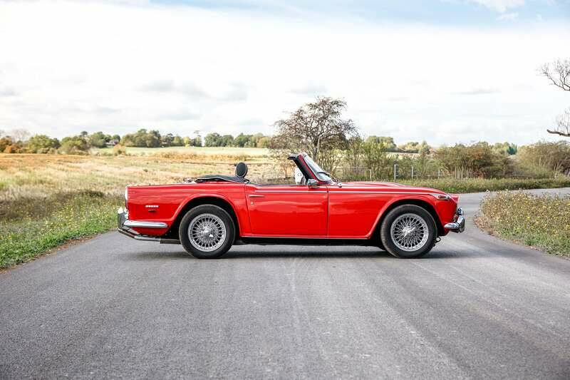 Image 4/30 of Triumph TR 5 PI (1968)