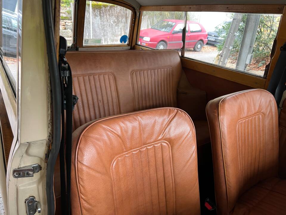 Image 7/18 of Morris Minor 1000 Traveller (1971)
