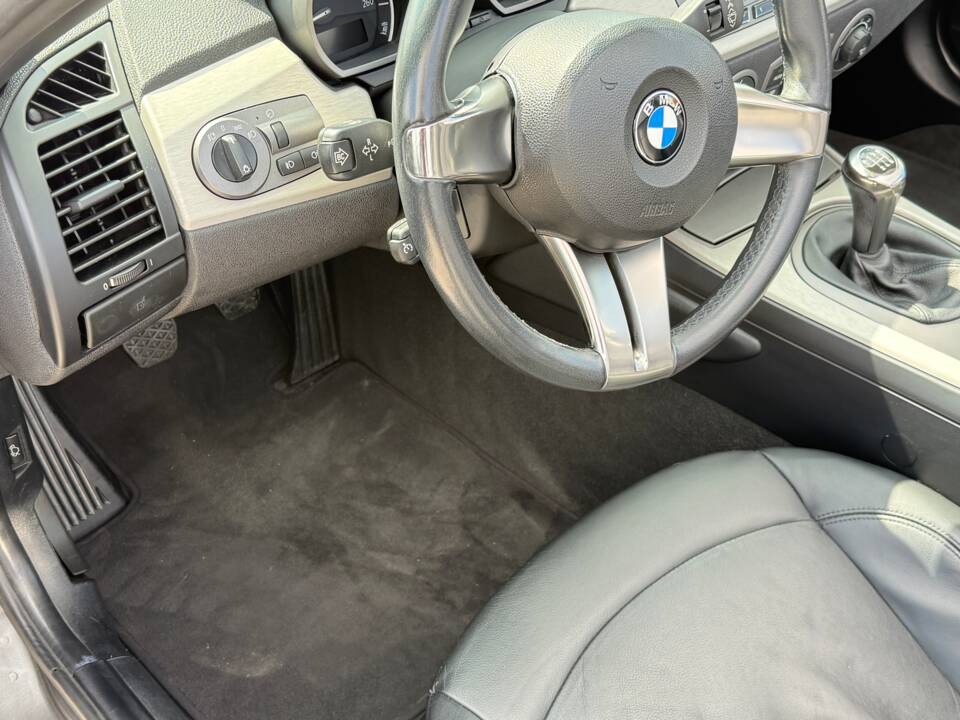 Bild 9/20 von BMW Z4 3.0i (2003)