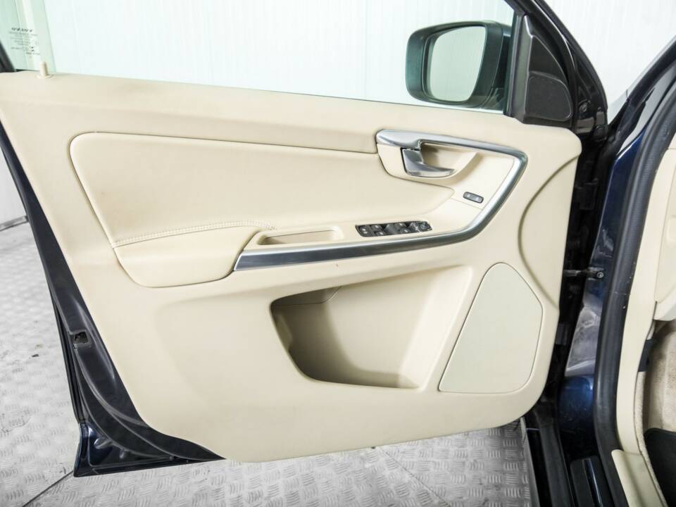 Image 31/50 de Volvo XC60 D3 (2017)