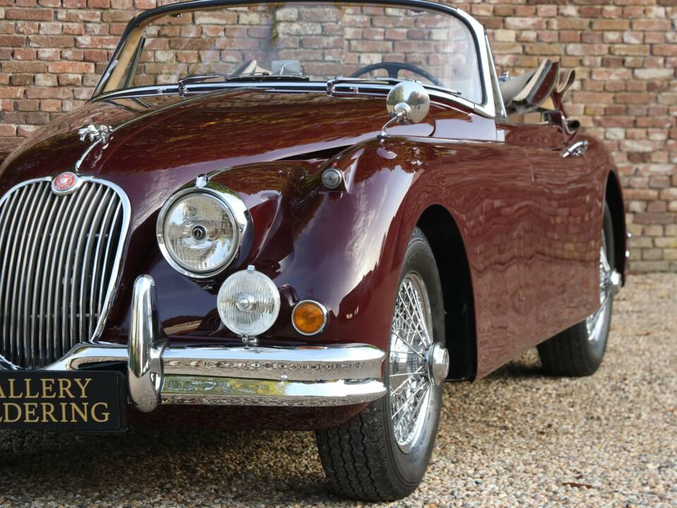Immagine 26/50 di Jaguar XK 150 SE DHC (1958)