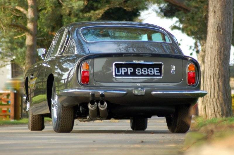 Image 11/36 of Aston Martin DB 6 Vantage (1968)