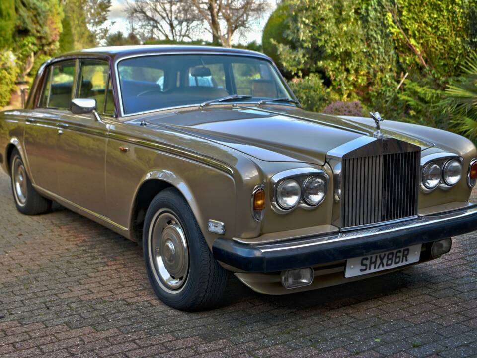 Image 6/50 of Rolls-Royce Silver Shadow II (1977)
