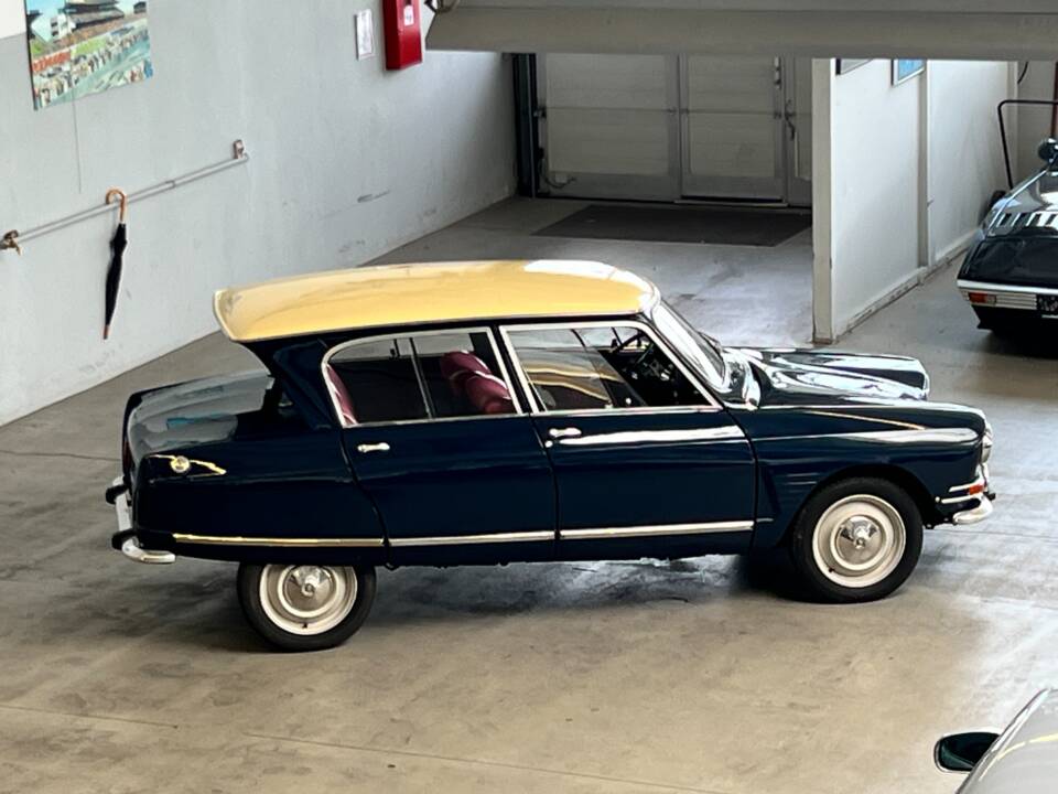 Image 1/38 de Citroën Ami 6 Berline (1968)