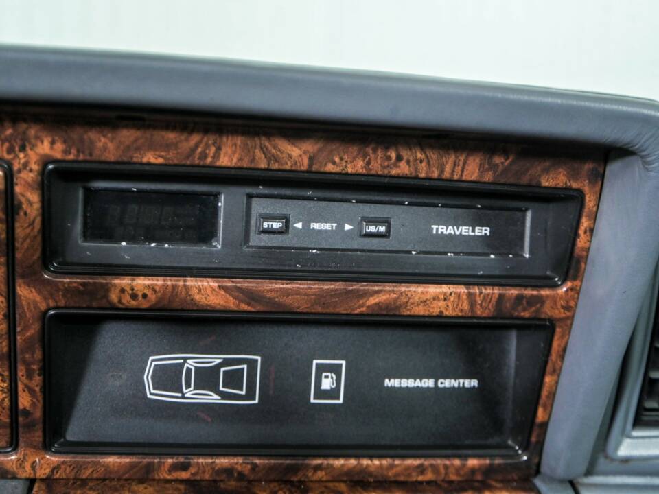 Bild 24/50 von Chrysler Le Baron 2.5 Turbo (1988)