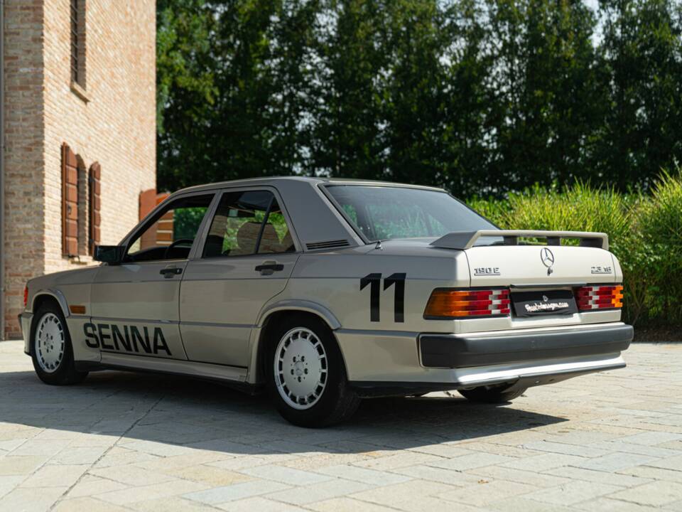 Obraz 7/50 pojazdu Mercedes-Benz 190 E 2.3-16 (1985)