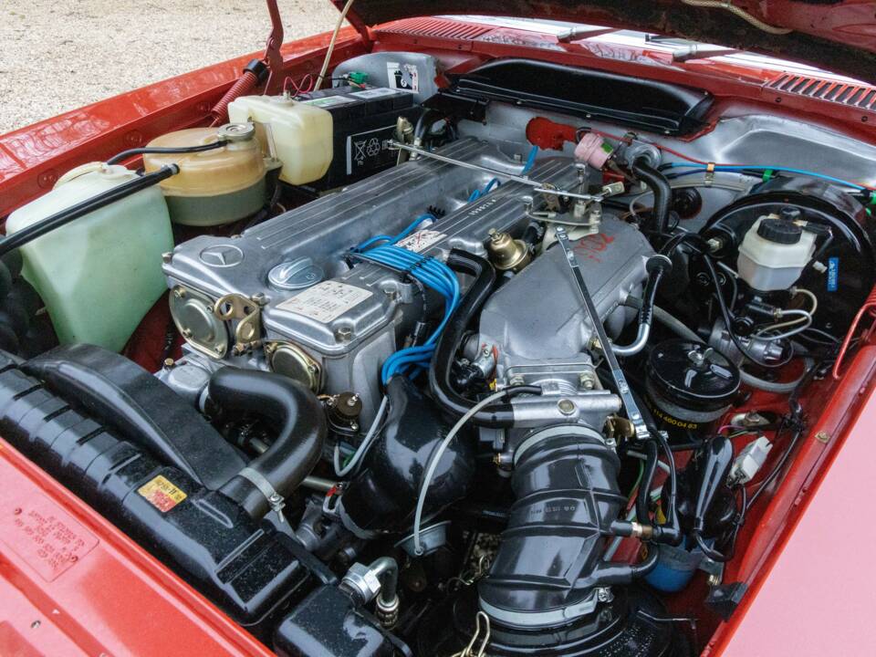 Bild 31/50 von Mercedes-Benz 280 SLC (1975)