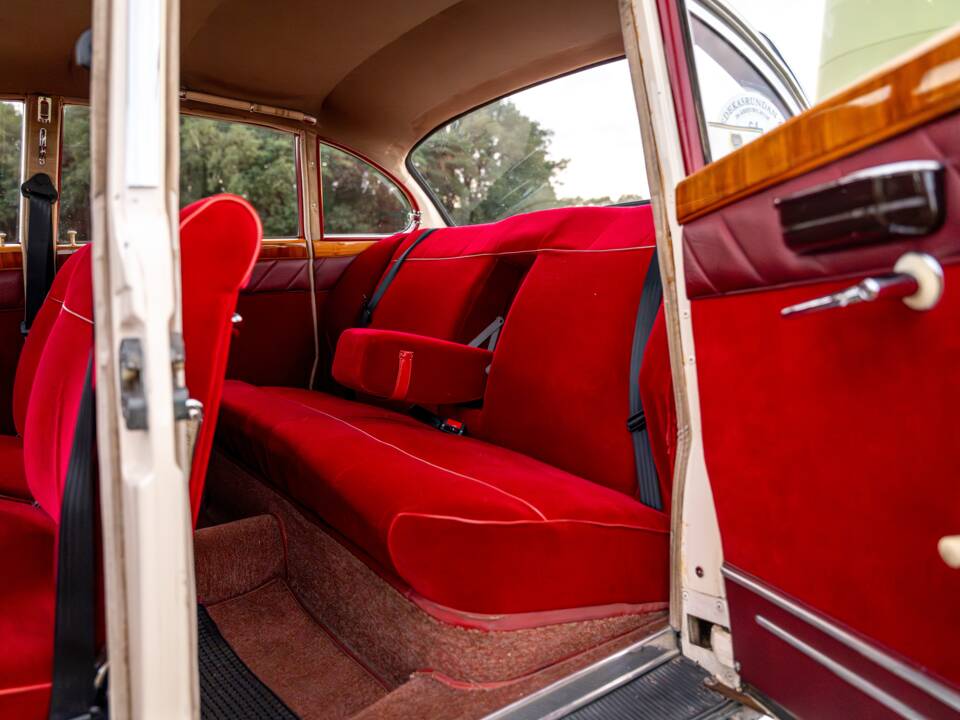 Afbeelding 12/19 van BMW 502 - 3.2 Litre (1961)