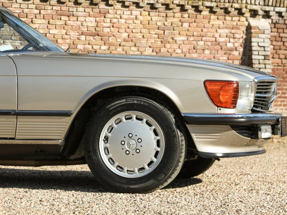 Bild 45/50 von Mercedes-Benz 560 SL (1987)