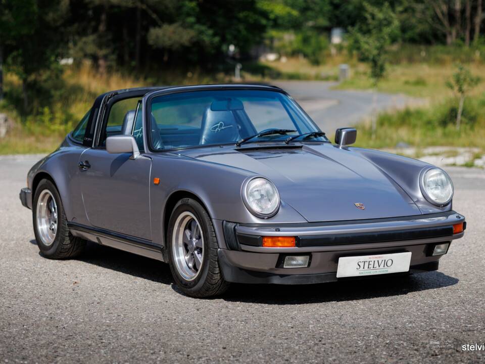 Image 6/44 de Porsche 911 Carrera 3.2 &quot;#250.000 911&quot; (1988)