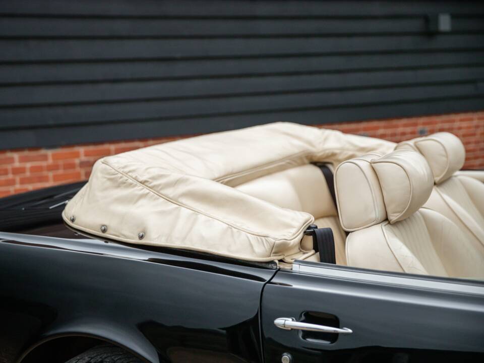 Bild 43/59 von Aston Martin V8 EFi Volante (1988)