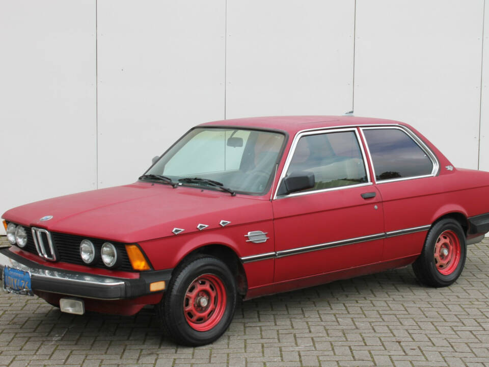 Image 2/30 of BMW 320i (1982)