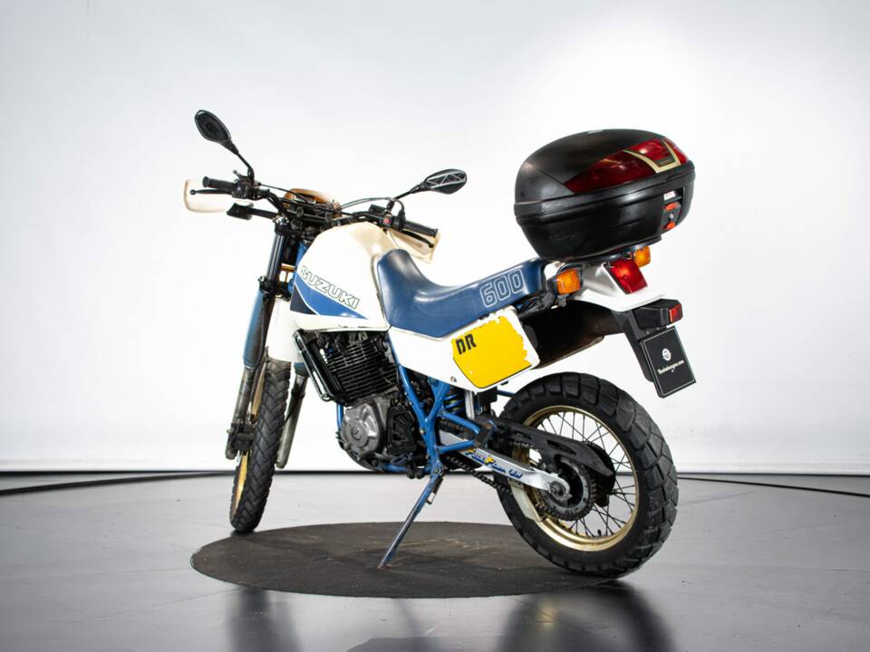 Image 2/50 of Suzuki DR 600 S (1986)