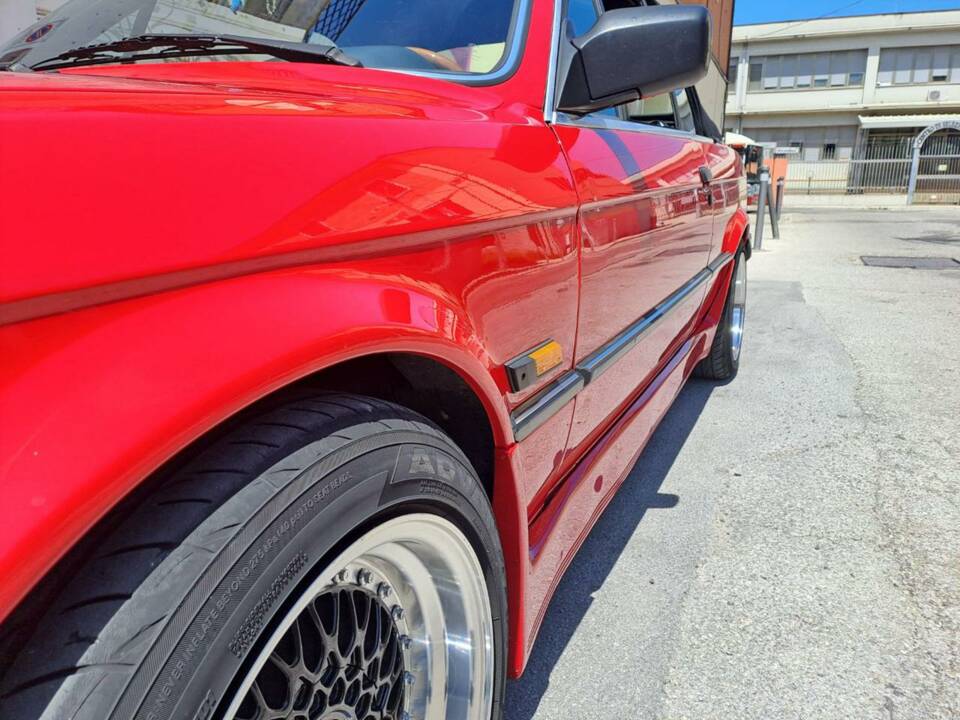 Immagine 26/50 di BMW 320i (1989)