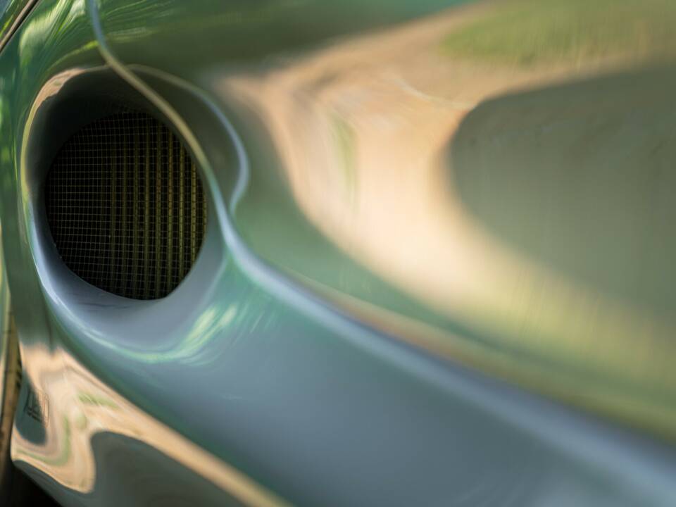 Image 23/50 of Jaguar XJ 220 (1993)