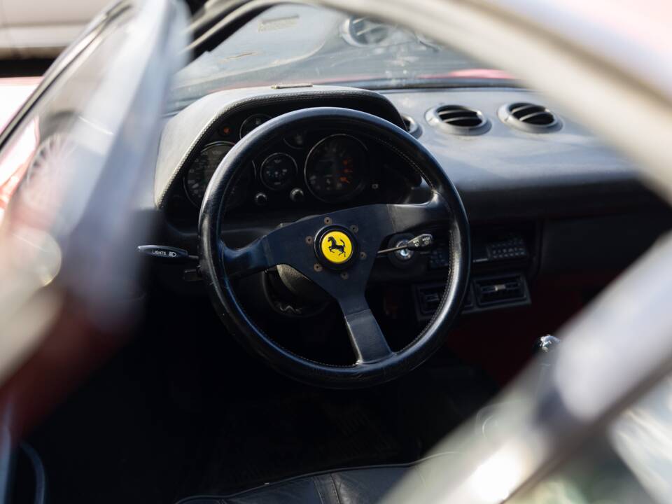 Bild 4/50 von Ferrari 308 GTBi Quattrovalvole (1983)
