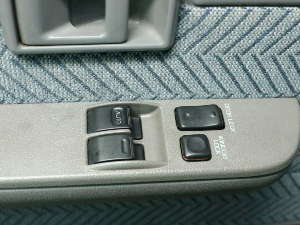 Image 11/30 of Toyota Land Cruiser Prado (1995)