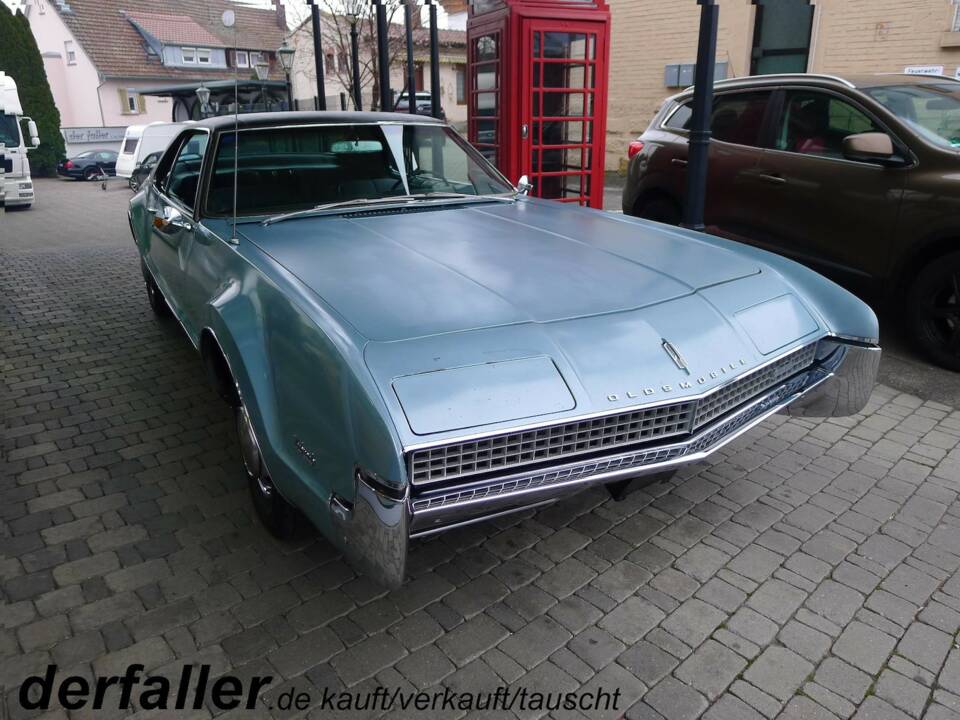 Image 1/15 of Oldsmobile Toronado (1967)