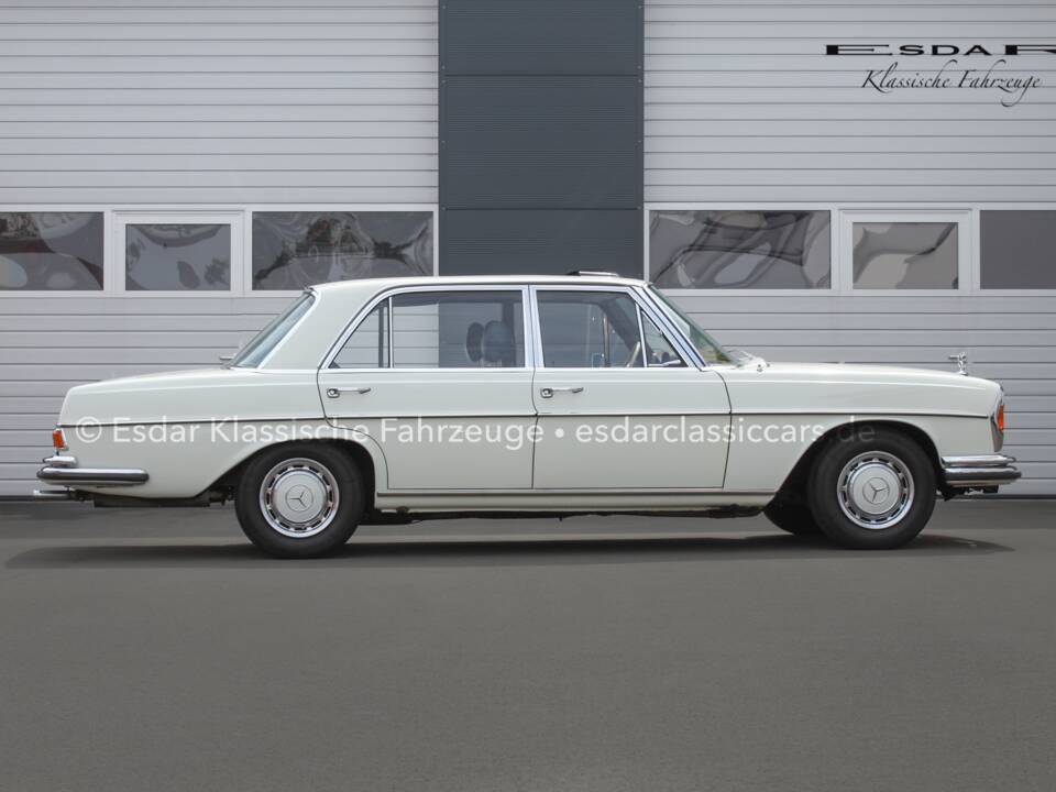 Image 3/35 de Mercedes-Benz 300 SEL 3.5 (1971)