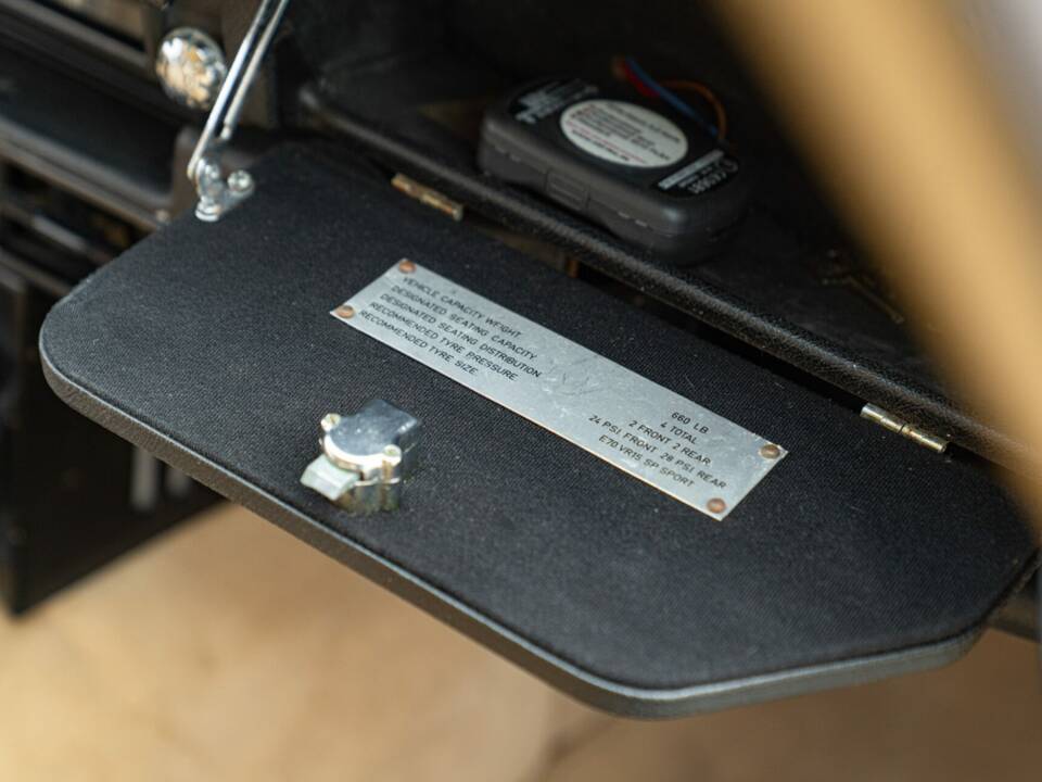 Obraz 50/50 pojazdu Jaguar E-Type V12 (2+2) (1971)