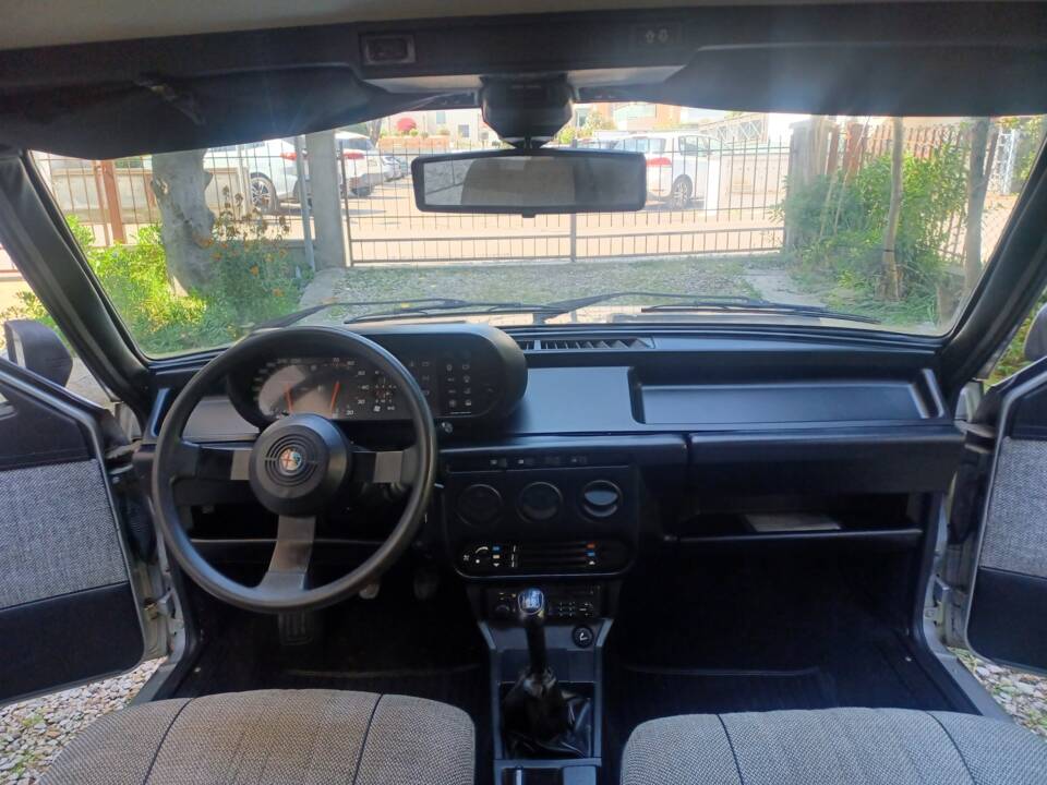 Immagine 25/81 di Alfa Romeo Giulietta 1.6 (1984)