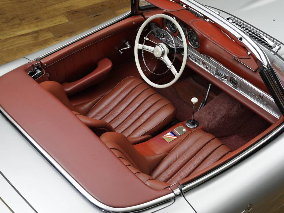 Image 11/26 of Mercedes-Benz 300 SL Roadster (1959)