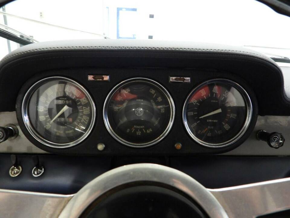 Imagen 7/15 de Alfa Romeo 2600 Sprint (1963)