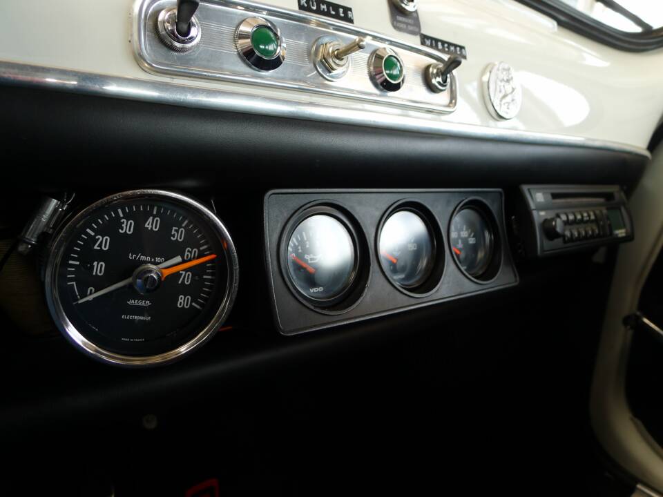 Image 15/29 of SEAT 600 D (1972)