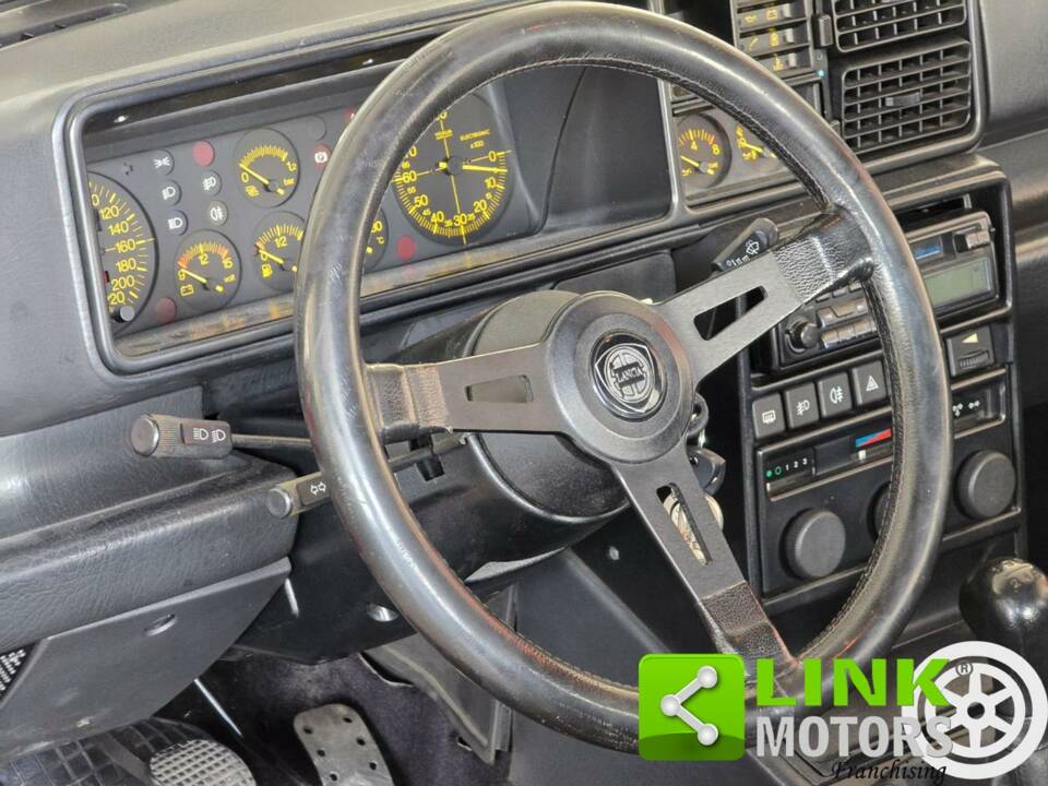 Bild 5/10 von Lancia Delta HF Turbo (1990)