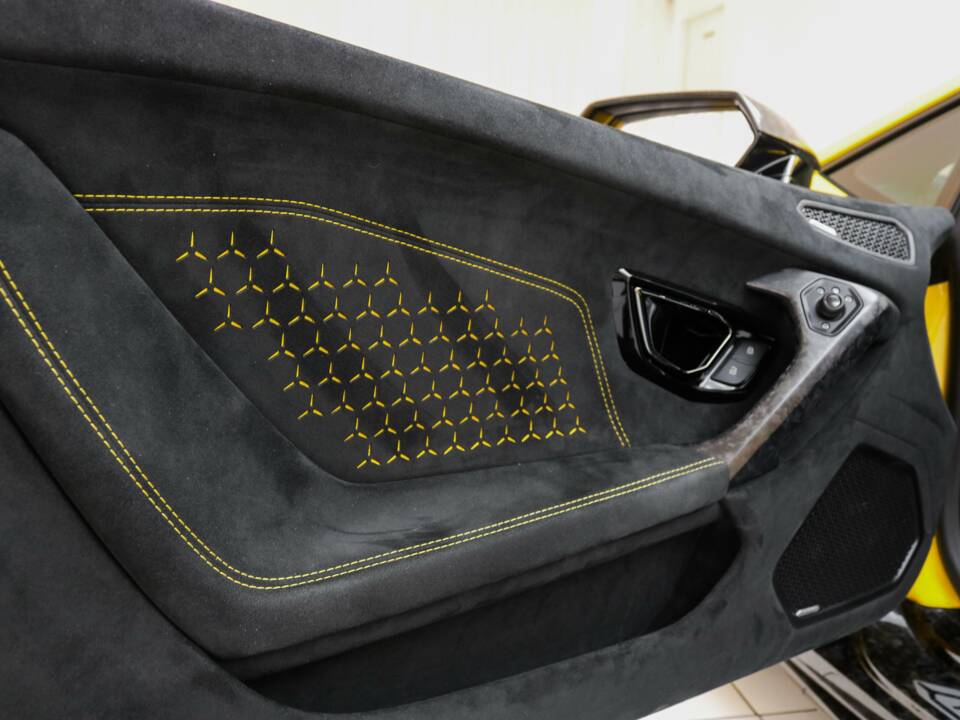 Bild 10/71 von Lamborghini Huracán Performante (2017)