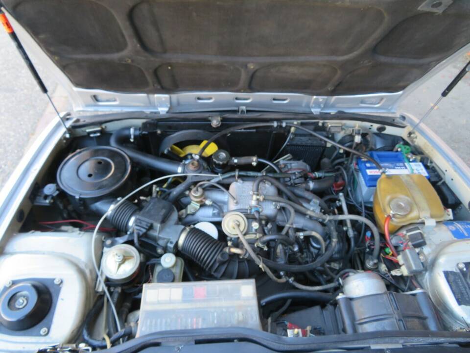 Image 13/18 de Lancia Gamma Coupe 2500 I.E. (1981)