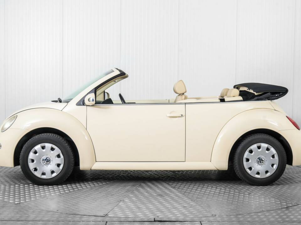 Bild 9/50 von Volkswagen New Beetle 1.6 (2003)