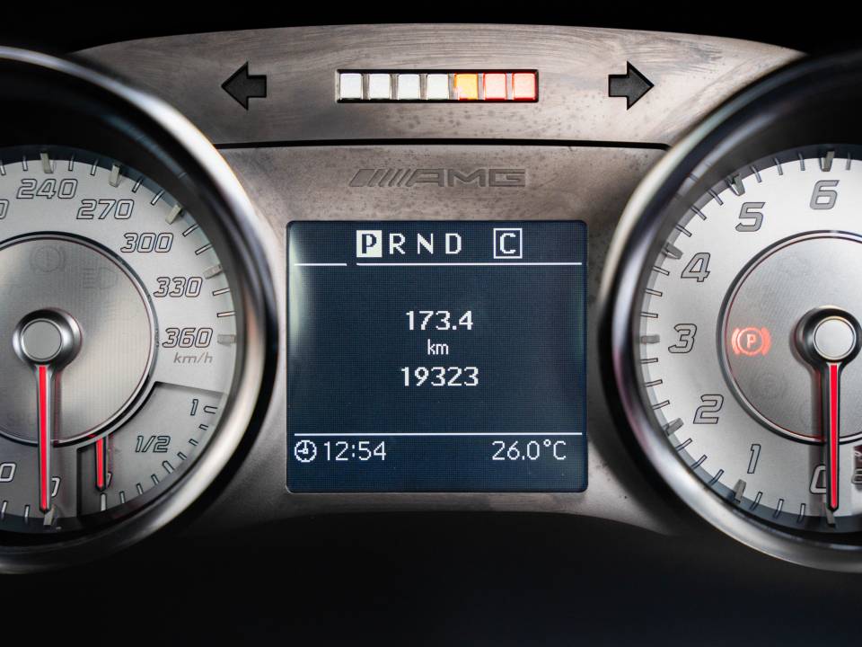 Immagine 7/25 di Mercedes-Benz SLS AMG Roadster (2012)