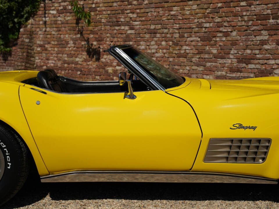 Image 32/50 of Chevrolet Corvette Stingray (1972)