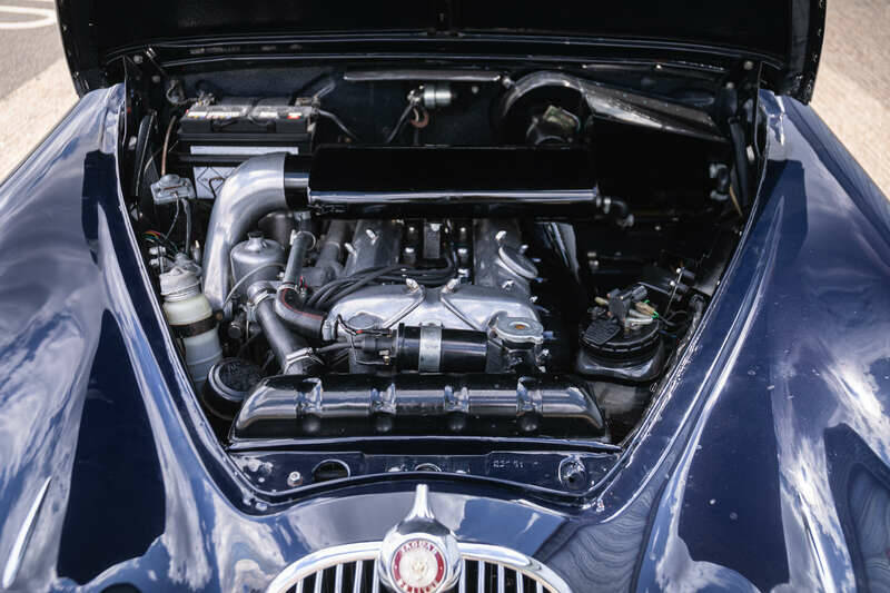 Image 3/46 of Jaguar Mk II 3.8 (1964)