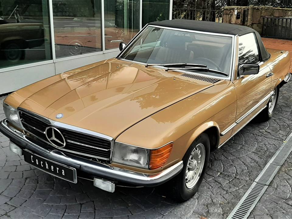 Image 11/17 of Mercedes-Benz 500 SL (1984)