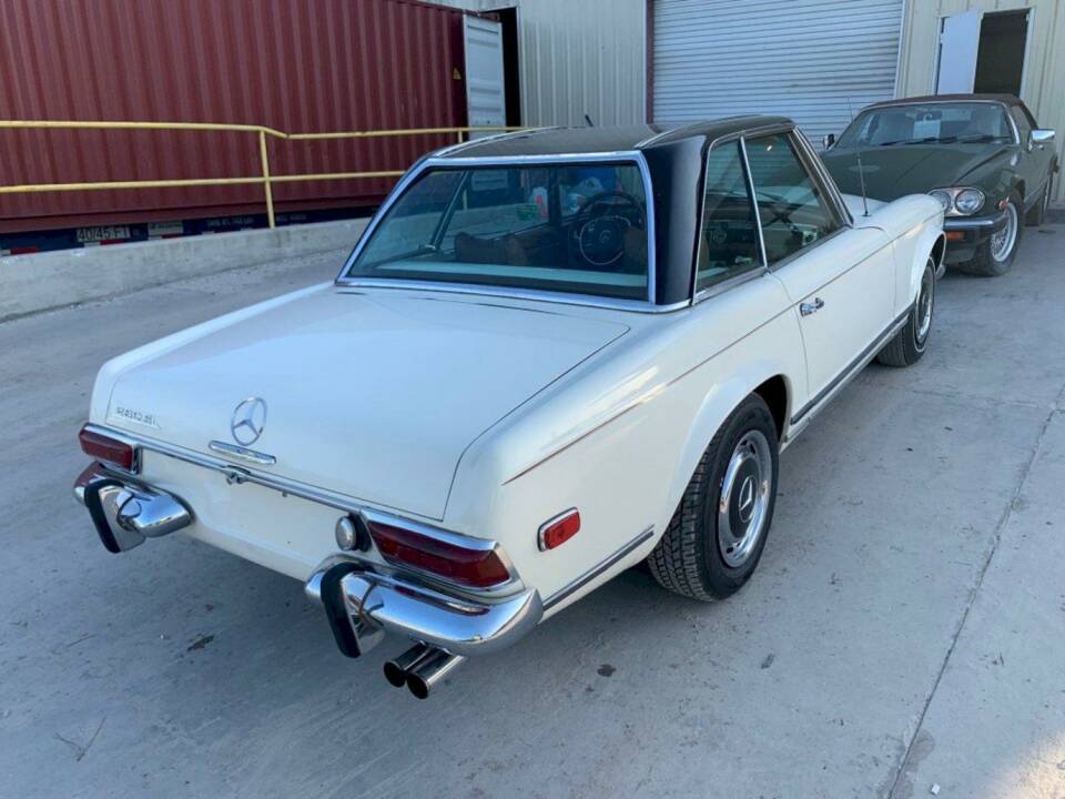 Immagine 9/36 di Mercedes-Benz 280 SL (1969)
