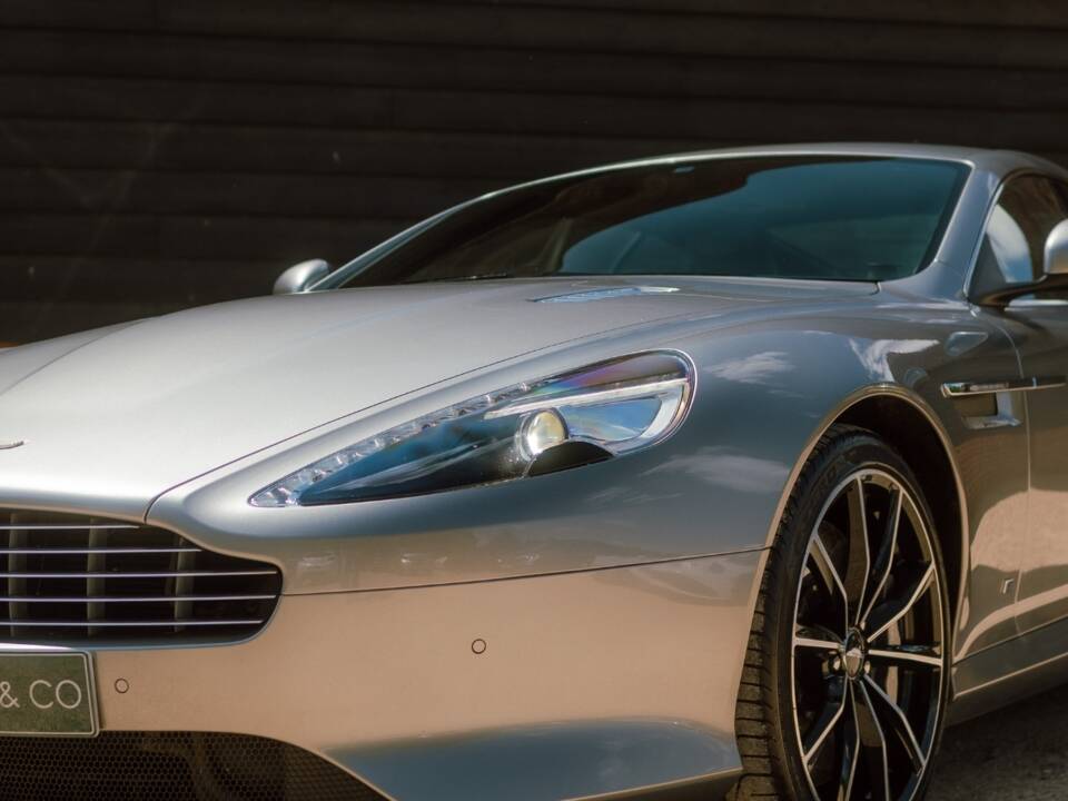 Image 21/96 of Aston Martin DB 9 GT "Bond Edition" (2015)
