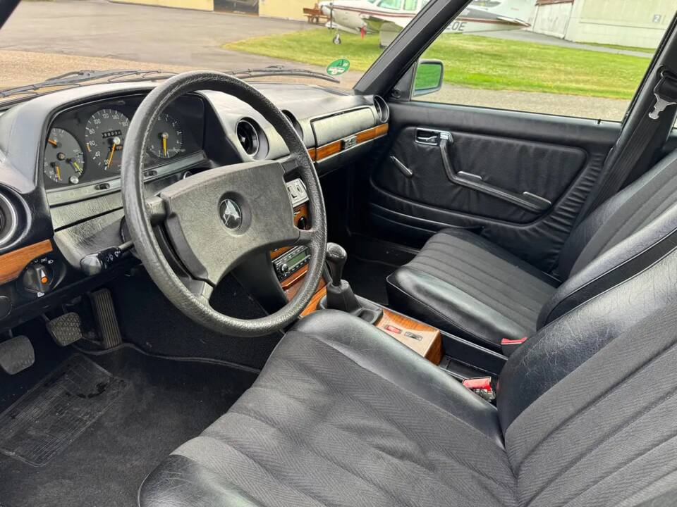 Immagine 6/13 di Mercedes-Benz 280 TE (1982)