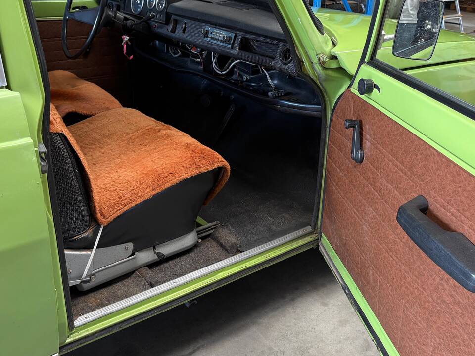 Image 16/26 of Wartburg 353 (1974)