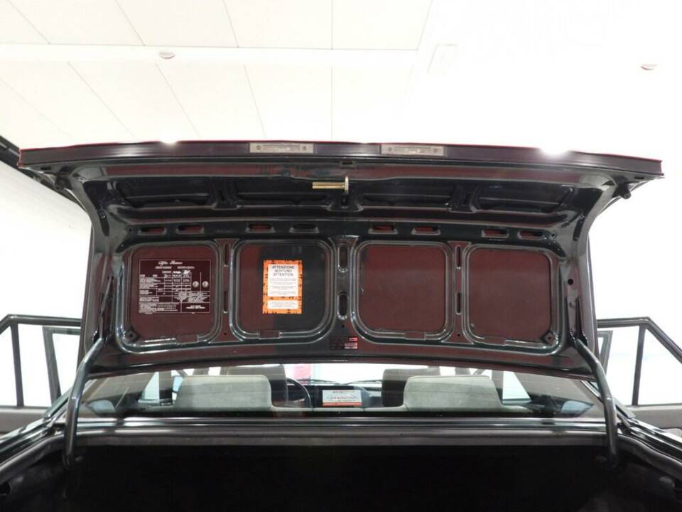 Bild 11/14 von Alfa Romeo 75 1.6 (1991)