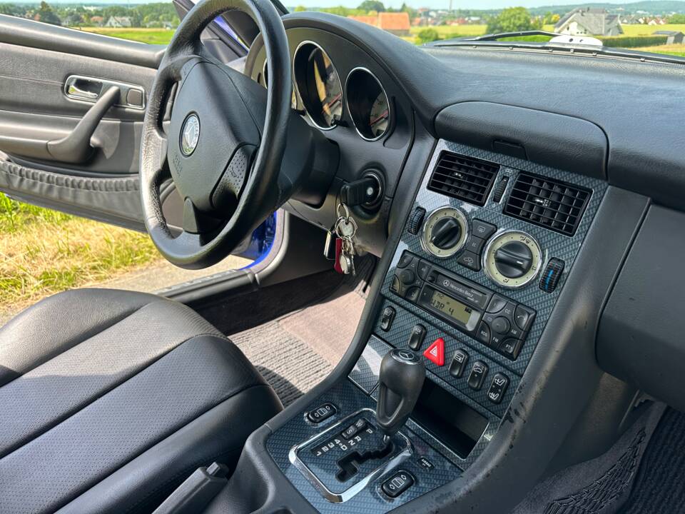Image 9/14 de Mercedes-Benz SLK 230 Kompressor (1998)