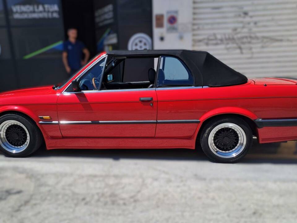 Immagine 17/50 di BMW 320i (1989)
