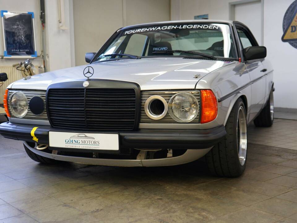 Immagine 8/40 di Mercedes-Benz 280 CE (1980)