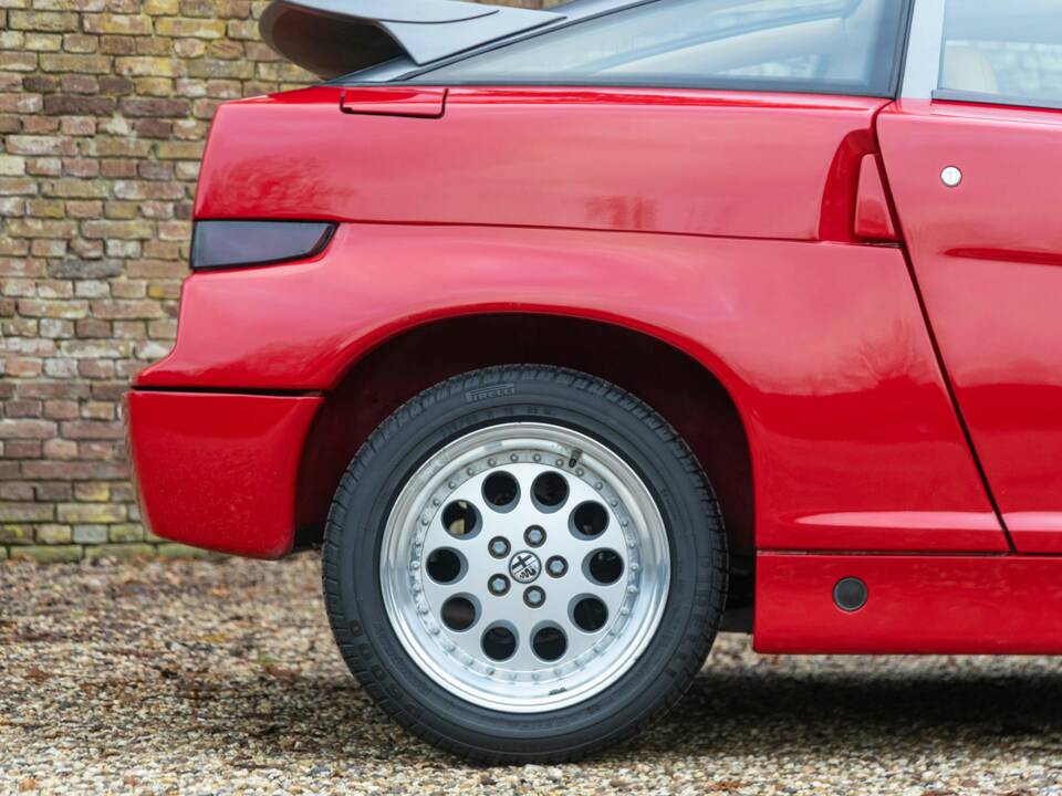 Image 44/50 de Alfa Romeo SZ (1991)