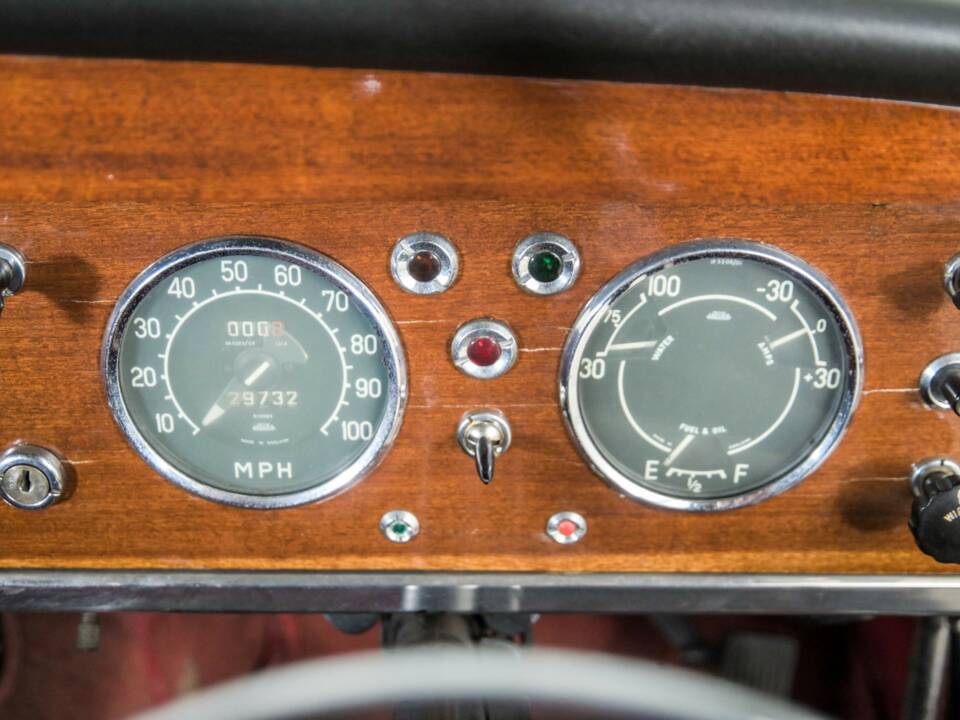 Image 15/50 de Rover 100 (1962)